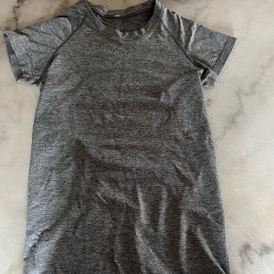 Lululemon swiftly T-shirt